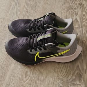 Nike Air Zoom Pegasus 38 'Dark Smoke Grey Volt'